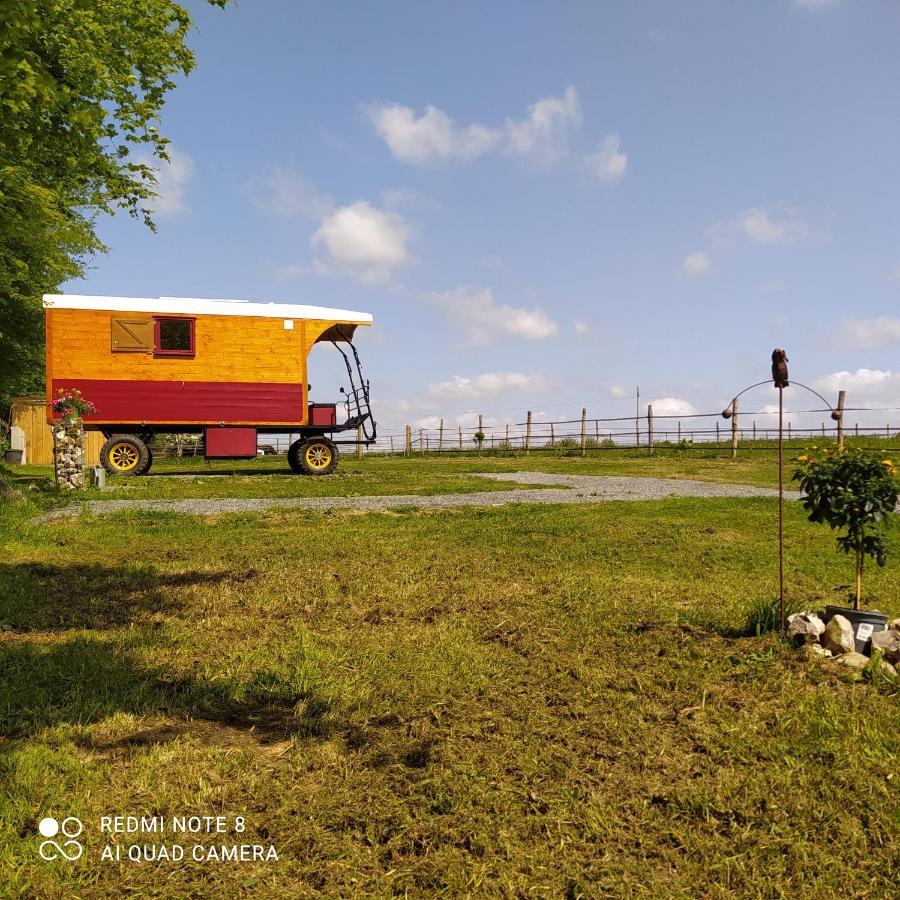 Veritable Roulotte Hippomobile "La Bailleul" Mentheville Zewnętrze zdjęcie