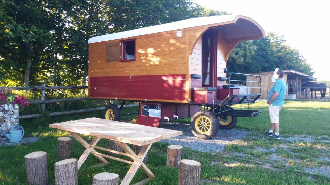 Veritable Roulotte Hippomobile "La Bailleul" Mentheville Zewnętrze zdjęcie